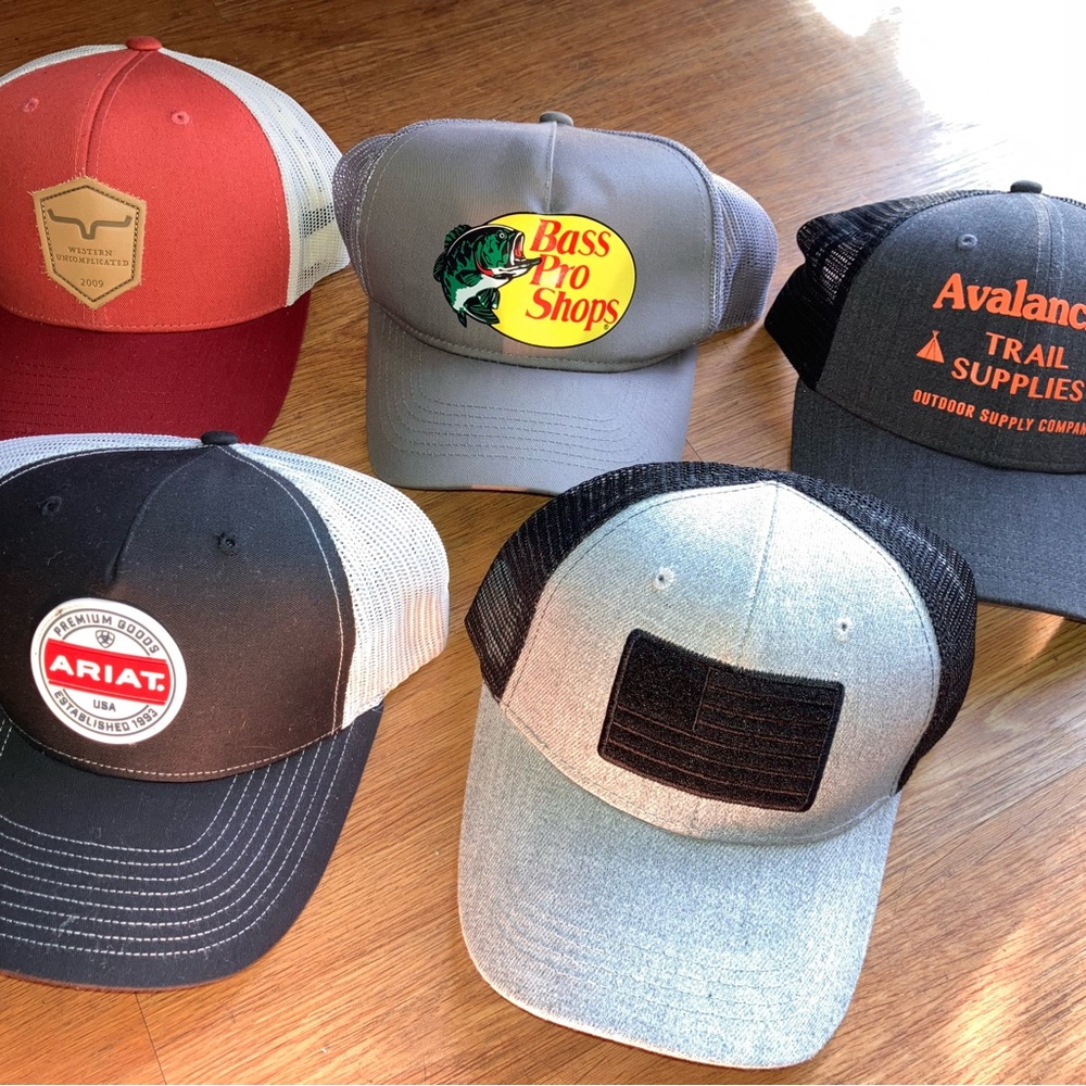 Bass Pro Shops Gray and Black Cap